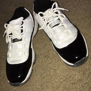 Jordan 11 Low Concords